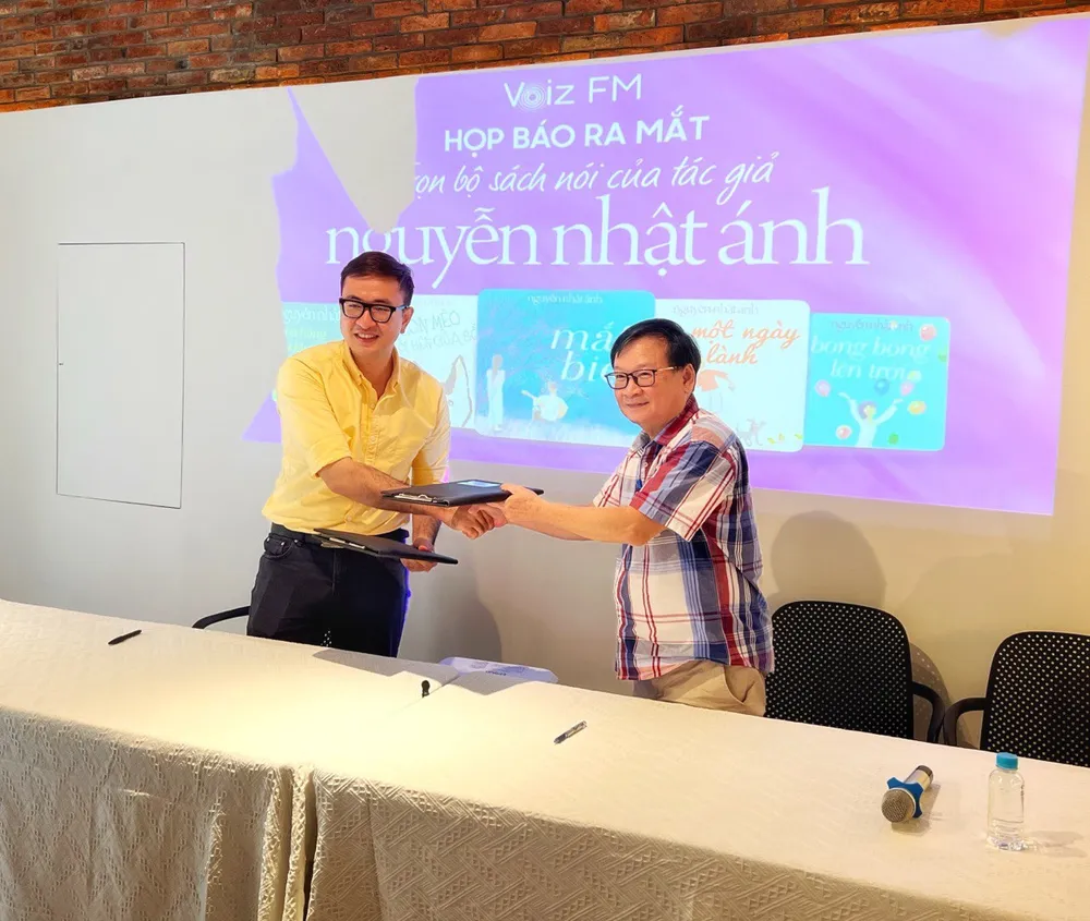 Trên Ứng dụng sách nói Voiz FM hiện nay, có nhiều tác phẩm của nhiều tác giả nổi tiếng trong và ngoài nước, trong đó gần như tất cả tác phẩm của nhà văn Nguyễn Nhật Ánh cũng có mặt