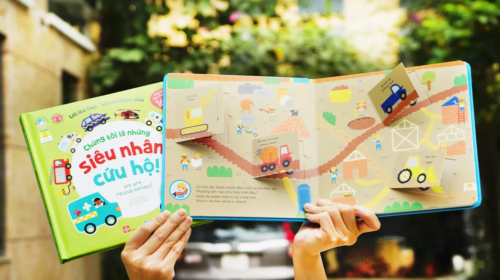 Sách tương tác thông minh giúp trẻ từ 0-6 tuổi phát triển thị giác qua tranh minh họa sinh động, các chi tiết lật mở, kéo-đẩy-trượt kích thích thị giác...