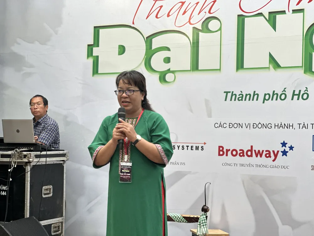 Nhà văn Niê Thanh Mai, Chủ tịch Hội VHNT Đắk Lắk phát biểu tại chương trình