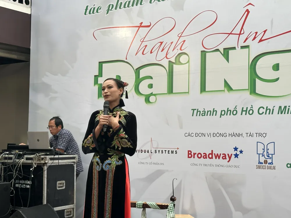 Người mẫu H' Ăng Niê, đại sứ truyền thông, chia sẻ tại chương trình