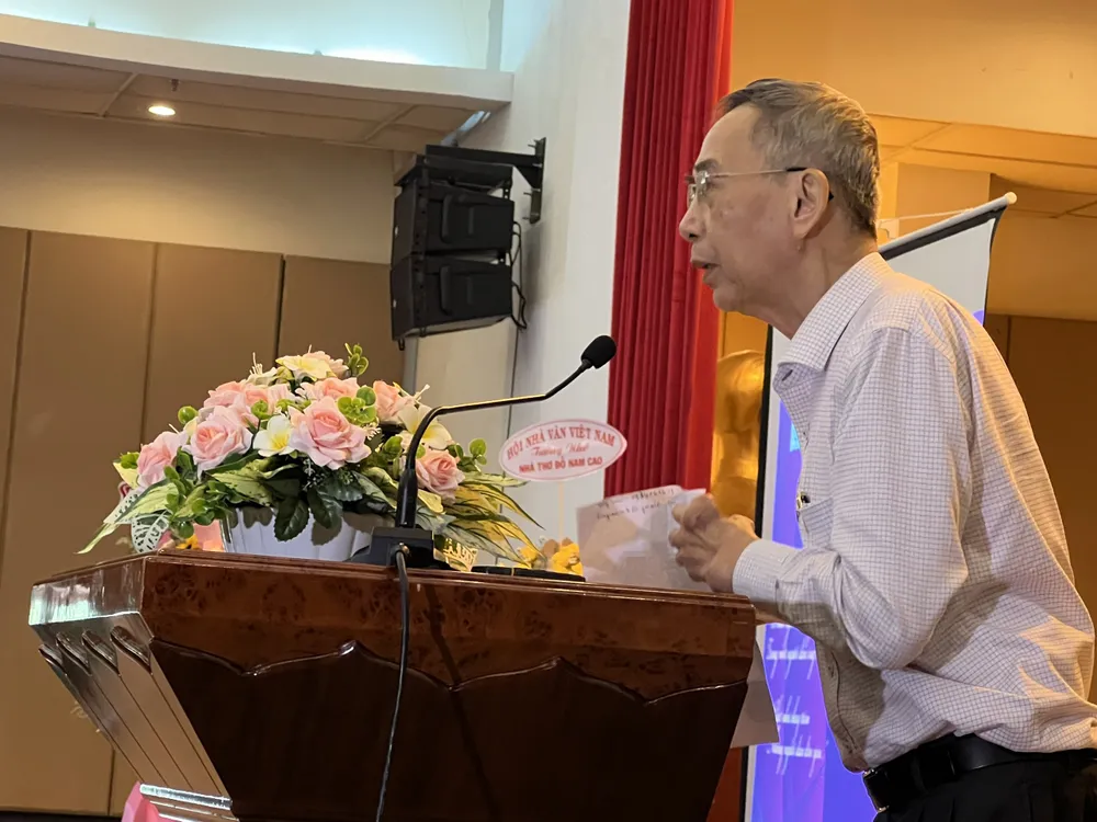 Từ Quảng Ngãi, nhà thơ Thanh Thảo đã vào TPHCM tham dự chương trình