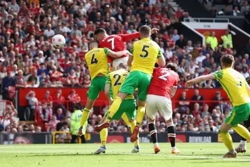 Cristiano Ronaldo tỏa sáng, Manchester United vượt khó trước Norwich City ảnh 1