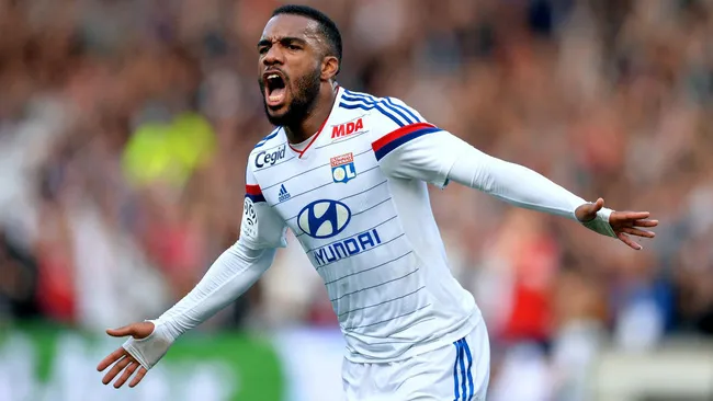 Lacazette có thể trở về Lyon ảnh 1