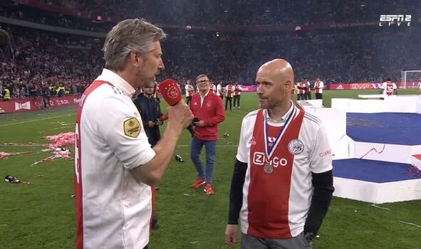 Huyền thoại van der Sar tri ân HLV Erik ten Hag sau chức vô địch Hà Lan