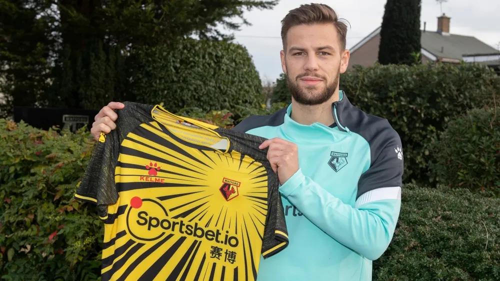 Hoàn cảnh trớ trêu của cầu thủ 'vô duyên' với Premier League ảnh 1