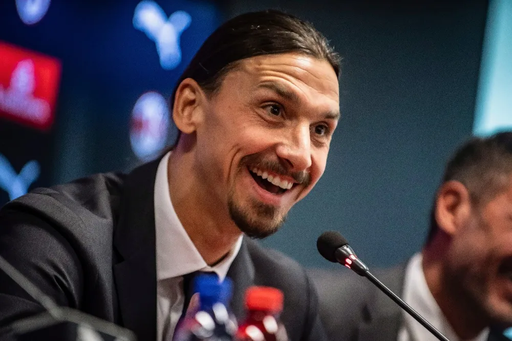 Ibrahimovic chưa giải nghệ, tiếp tục đồng hành cùng AC Milan ảnh 1