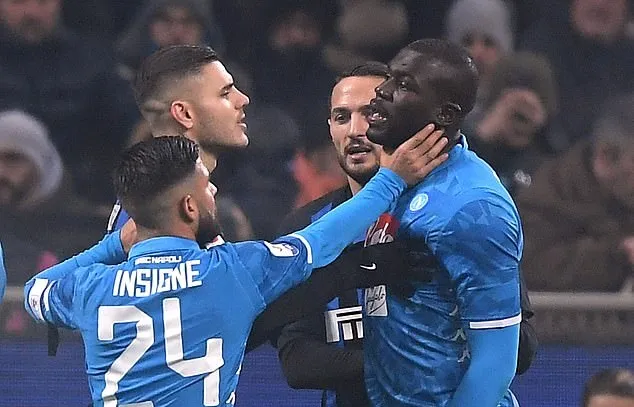 Thủ quân Napoli sợ bị... trả thù nếu chuyển đến Juventus ảnh 1