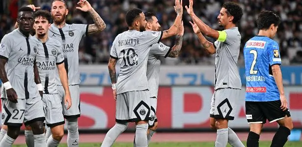 Dàn sao PSG bối rối trong ngày thử nghiệm chiến thuật mới ảnh 1