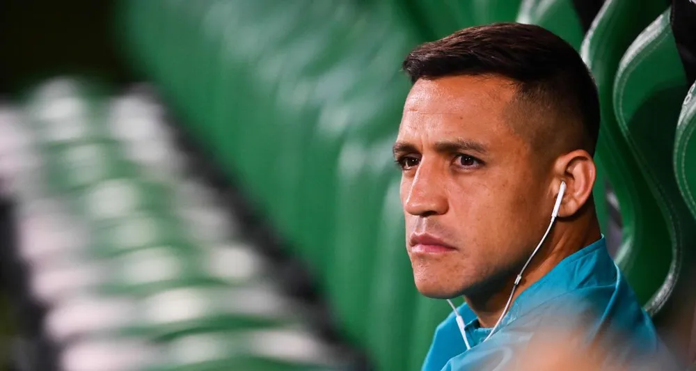 Marseille 'hỗn loạn' đón Alexis Sanchez ảnh 1
