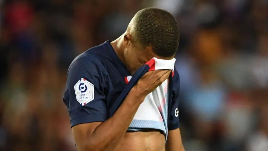 PSG đại thắng nhưng Mbappe chưa được vui lắm ảnh 2