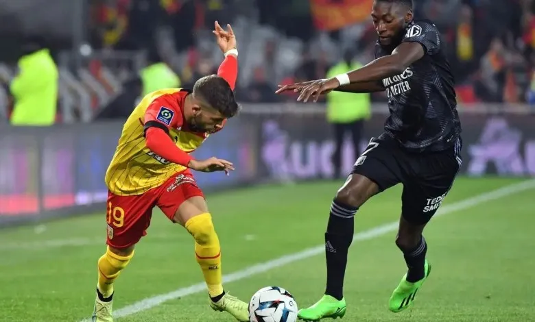 Lacazette phản thầy, Lyon sắp trảm tướng? ảnh 1