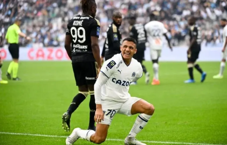 PSG thoát hiểm, Marseille ngã ngựa ảnh 1