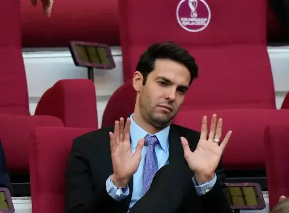 Huyền thoại Kaka xuất hiện rạng ngời trong chiến thắng Thụy Sỹ của tuyển Brazil ảnh 4