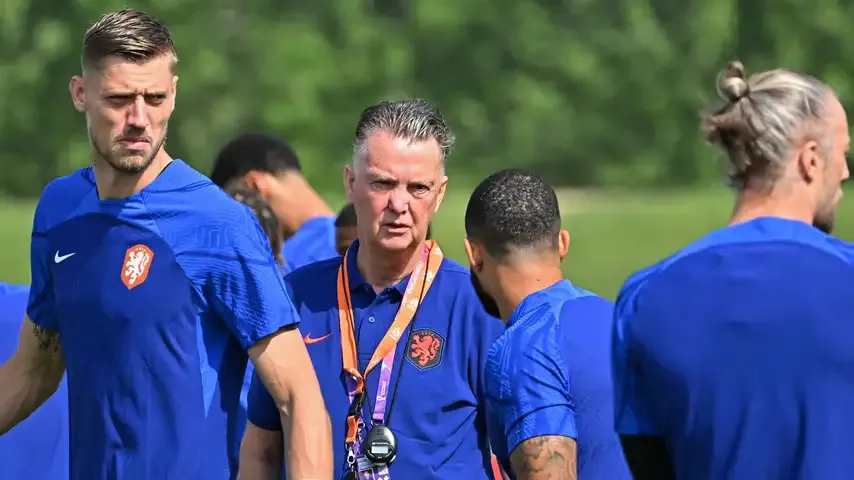 'van der Sar mới' đổi đời nhờ World Cup 2022 ảnh 6