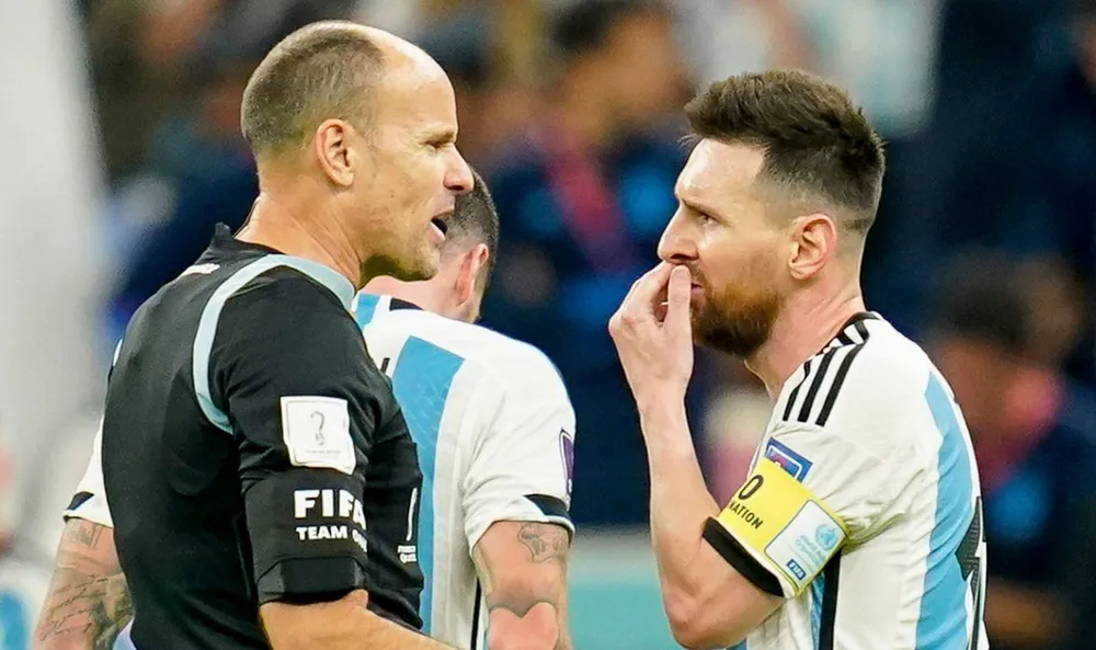 Messi rất căng sau trận thắng Hà Lan ảnh 1