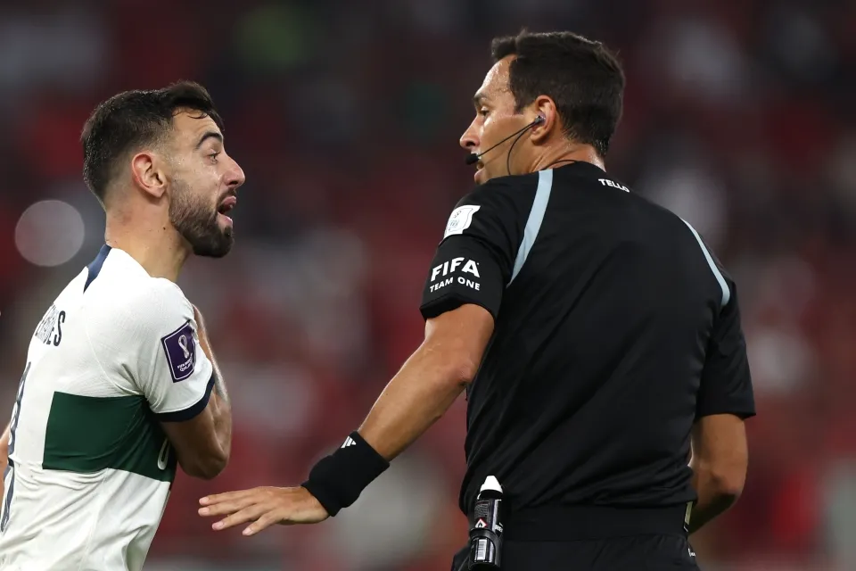 Bồ Đào Nha bị loại, Pepe đề nghị trao cúp luôn cho Messi ảnh 3