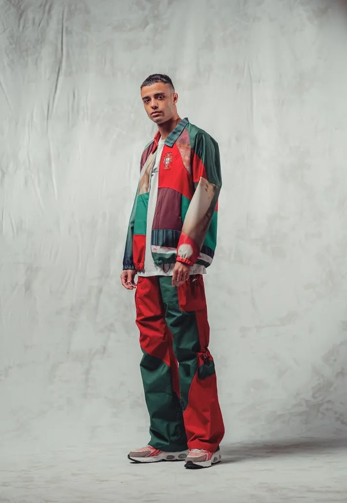 Nike ra mắt bộ sưu tập 'đồ lỗi' dành riêng cho World Cup 2022 ảnh 2