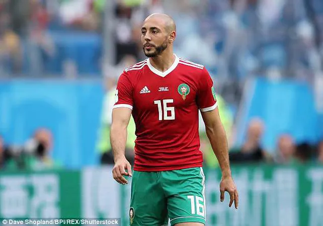 Những giọt nước mắt của anh em nhà Amrabat ảnh 2