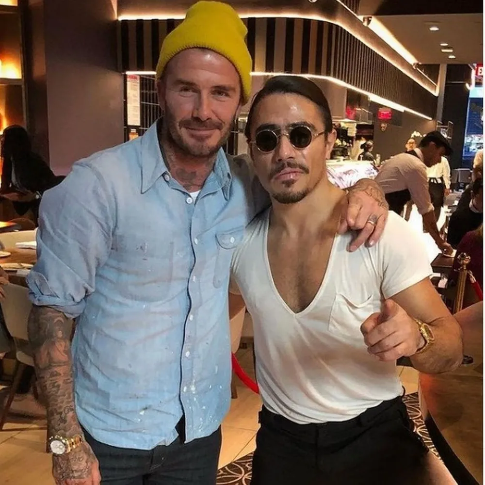 Danh thủ David Beckham và Salt Bae Danh thủ David Beckham và Salt Bae