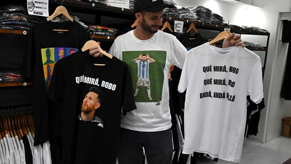 Chiếc áo "Messi chửi mắng"