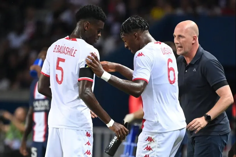 HLV Clement muốn Badiashile ở lại HLV Clement muốn Badiashile ở lại