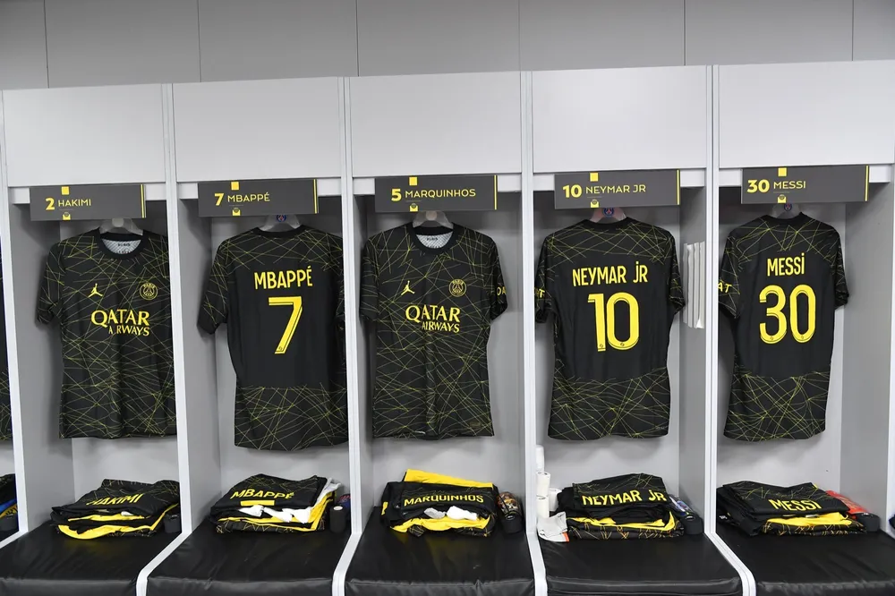 Mẫu áo đấu thứ tư của PSG