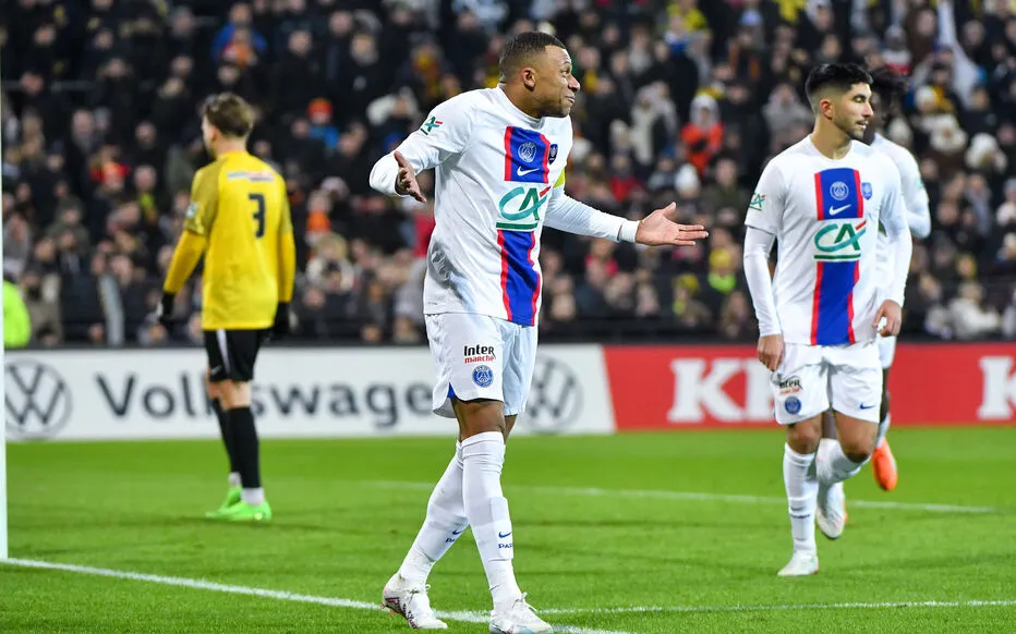 Mbappe phô trương sức mạnh trước Pays de Cassel