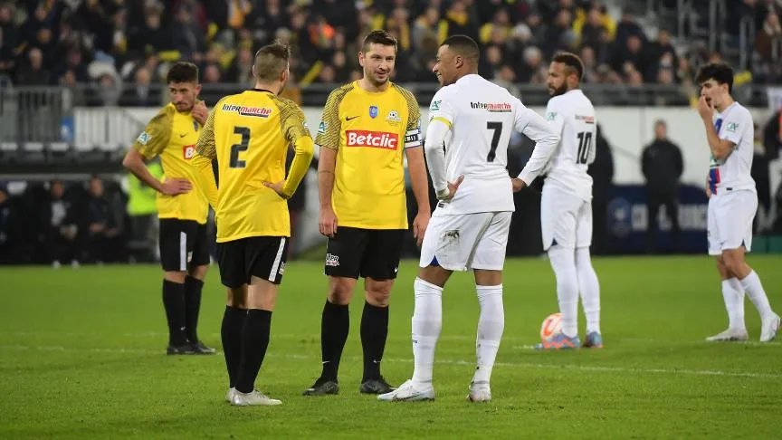 Thoải mái giao lưu cùng đối thủ