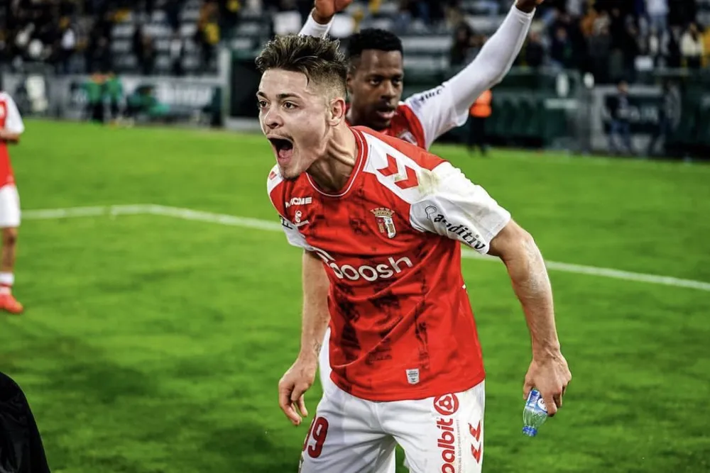 Tiền đạo triển vọng người Bồ Đào Nha