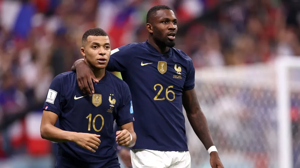 Marcus Thuram bên cạnh Kylian Mbappe ở tuyển Pháp