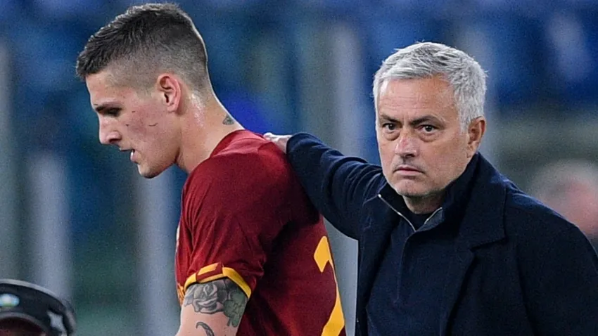 Chỉ có HLV Mourinho nói lời tạm biệt Zaniolo