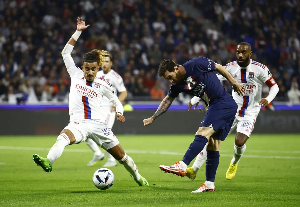 Messi từng ghi bàn "kết liễu" Lyon