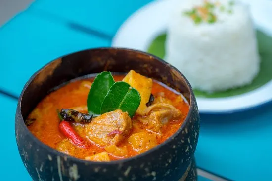 Cà ri Khmer dùng kèm cơm trắng