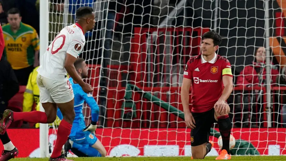 Maguire vừa gây thất vọng trước Sevilla