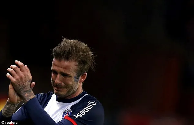 Beckham khóc khi giã từ sân cỏ tại PSG