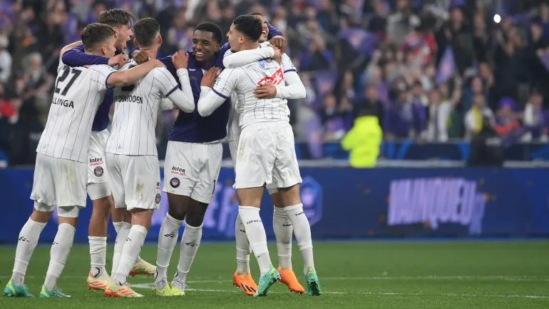 Toulouse đánh bại Nantes quá thuyết phục