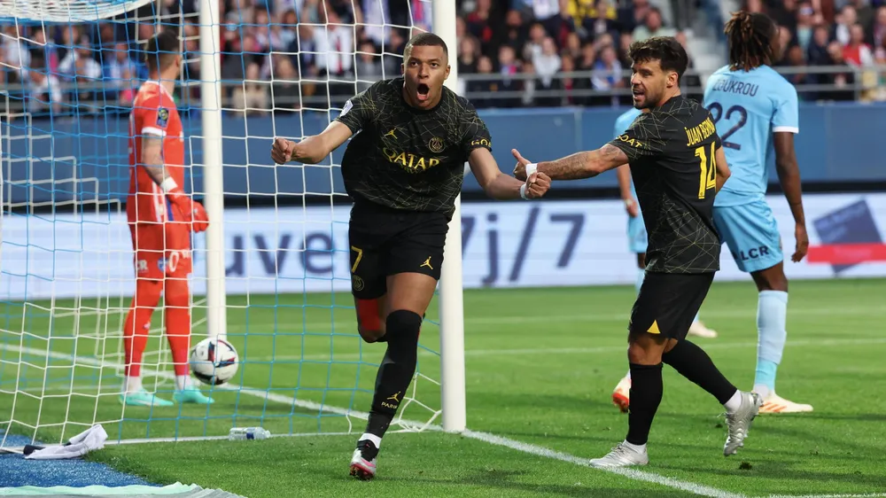 Mbappe ăn mừng Mbappe ăn mừng