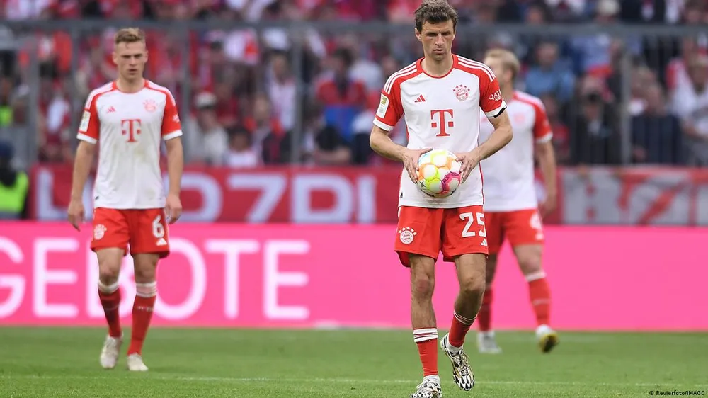 Muller cùng các đồng đội sắp thành "cựu vương"