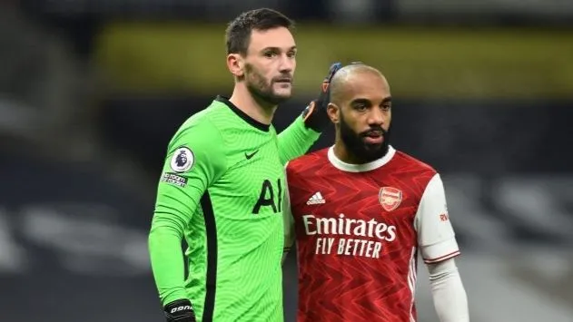 Lacazette đối đầu Lloris hồi còn đá cho Arsenal
