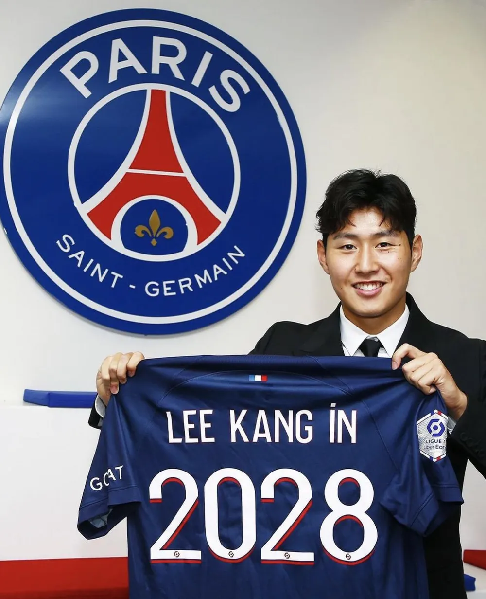 Lee Kang-in ký hợp đồng dài hạn với PSG
