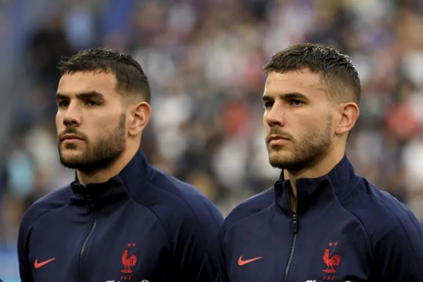 Theo và Lucas Hernandez tại tuyển Pháp