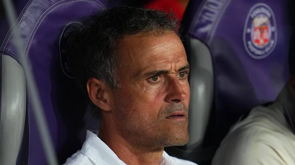 HLV Luis Enrique đang chịu sức ép không nhỏ