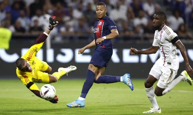 Mbappe cùng các đồng đội dễ dàng vượt qua Lyon đang rệu rã tinh thần