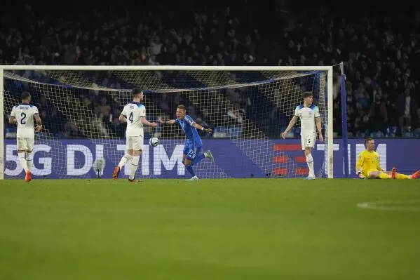 Pickford khi bị thủng lưới ở trận Italia