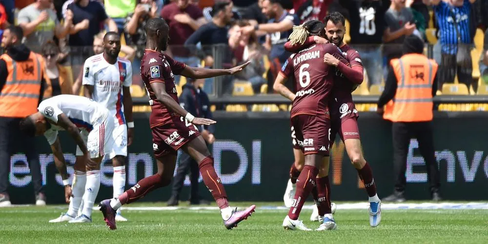 Sẽ là thảm họa nếu Lyon thua "chung kết ngược" trước Metz Sẽ là thảm họa nếu Lyon thua "chung kết ngược" trước Metz