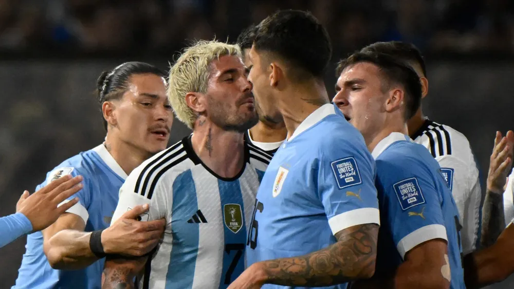 De Paul chơi dưới sức trước Uruguay De Paul chơi dưới sức trước Uruguay