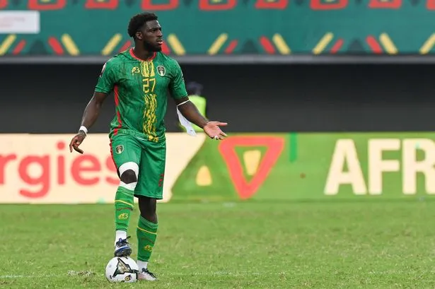 "Khẩu súng biết đá bóng" của đội tuyển Mauritania