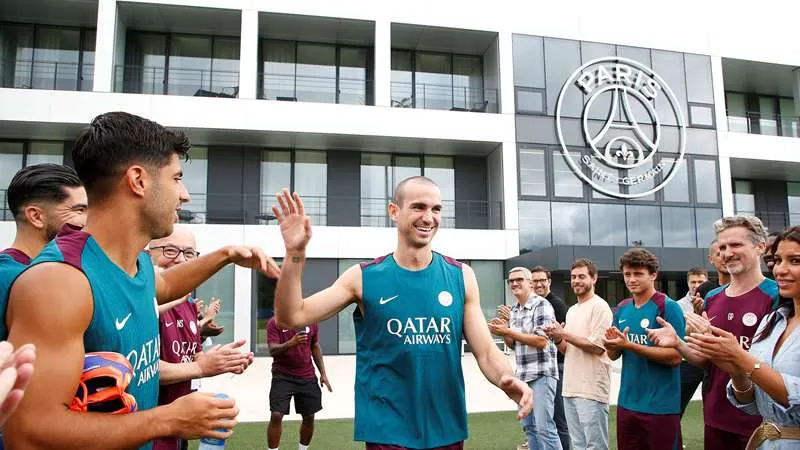 Fabian Ruiz chưa có vị trí vững chắc tại Paris Saint-Germain dù là nhà vô địch Euro 2024.