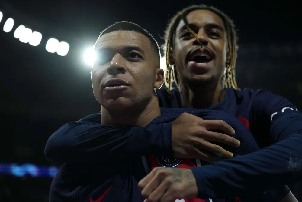 Bradley Barcola đang kế thừa vai trò chủ lực của PSG mà Kylian Mbappe để lại