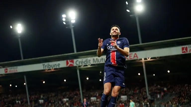 Goncalo Ramos ăn mừng bàn thắng thứ hai vào lưới Stade Brest, ấn định thắng lợi cho PSG